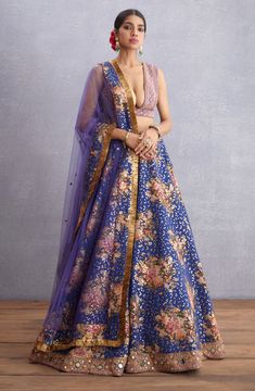 Purple Lehenga, Dupatta Style, Raw Silk Lehenga, Lehenga Blouse, Indian Textiles, Silk Lehenga, Lehenga Designs, Indian Fashion Designers, Purple Fabric