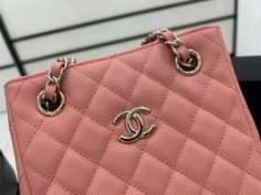 Size: (16X15X9cm) It comes with Dust box, Care manual, Tag and Paper bag. Luxury Bag, Chanel Bag, Luxury Bags, Clutch Bag, Paper Bag, Fendi, Chanel, Things To Come, Shoulder Bag