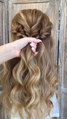 Half Up Half Down Hair Tutorial, Hair Half Up Half Down, Tutorial Hair, Holiday Inspo, Hair Half Up, Holiday Hair, Hairdos For Short Hair, Holiday Hairstyles, Half Up Half Down Hair