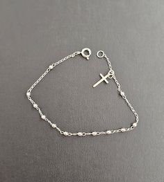 Length : 7.25 inch Metal : solid 925 sterling silver Stamped : 925 Sterling Silver Bracelet, Chain Link Bracelet, Sterling Silber, Solid 925 Sterling Silver, Sterling Silver Bracelets, Link Bracelets, Arm Band, Chain Link, Favorite Jewelry