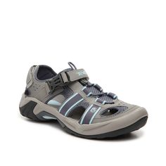 Teva-Omnium Sport Sandal The Omnium sport sandal from Teva was designed with adventurous spirits in mind! Strap into these flat fisherman sandals and you'll be set for both water and land excursions. Grey Flats, Fisherman Sandals, Teva Shoes, Quick Release Buckle, Sport Sandals, Adidas Superstar Sneaker, Shoe Obsession, Women's Sandals, Summer Shoes