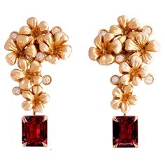 These modern style 18 karat rose gold cocktail clip-on earrings are encrusted with 10 round diamonds and detachable rubies, 1.4 carats in total, each measuring 0.26 x 0.16 inches. This jewellery collection was featured in Vogue UA review in November. The size of one earring is 1.45 x 0.67 inches, and the depth without a lock is 0.2 inches. We use top natural diamonds VS, F-G, and work with a German gems company that has been in the market since the 19th century. The sculptural design adds extra Cocktail Earrings, Contemporary Earrings, Gold Cocktail, Lemon Quartz, Yellow Gold Earring, Quartz Rose, Contemporary Jewellery, Modern Earrings, Natural Ruby