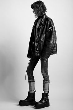 R13 Resort 2019 [PHOTOS] – WWD Outfits Skirts, Estilo Punk Rock, Mode Punk, Short Noir, Mens Fashion Edgy, Hipster Mens Fashion, Women Fashion Edgy, Vogue Japan, New Rock