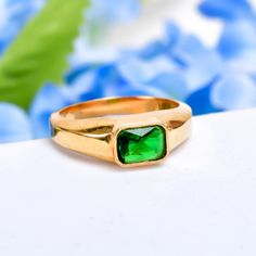 925 Sterling Silver Statement Ring | Green Cubic Zirconia Gemstone Ring | Elegant Ring | Dainty Ring | Unique Brass Ring | Handcrafted Ring Free delivery!! Stunning Statement Ring: Handcrafted with precision, this exquisite statement ring features a vibrant green cubic zirconia gemstone at its center, exuding elegance and charm. Elevate your style with this eye-catching piece. Radiant Green Cubic Zirconia Gemstone Ring: Embrace the beauty of nature with this stunning green cubic zirconia gemston Classic Crystal Ring As Gift, Classic Tarnish Resistant Crystal Ring Gift, Classic Tarnish-resistant Crystal Ring For Gift, Messing Ring, Ring Elegant, Zierlicher Ring, Statement Ring Silver, Handcrafted Rings, Brass Ring