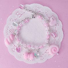 .**o**.✰*o¨oº*. 🎀 D E S C R I P T I O N 🎀 .*ºo¨o*✰.* Super sweet and kawaii bracelet composed by a string of daisies made with glass beads and a steel chain with cute charms made in polymer clay! Make your outfit super cute with this bracelet ♥ .**o**.✰*o¨oº*. 🎀 S H I P P I N G 🎀 .*ºo¨o*✰.* Shipping is 5€ airmail without tracking number worldwide. Italia: raccomandata If you need a tracking number, just add this listing to your order: https://www.etsy.com/listing/159837874/add-this-to-your-o Kawaii Bracelet, Candy Jewelry, Kawaii Hairstyles, Daisy Bracelet, Kawaii Jewelry, Kawaii Accessories, Charms Bracelet, Girly Accessories, Cute Charms