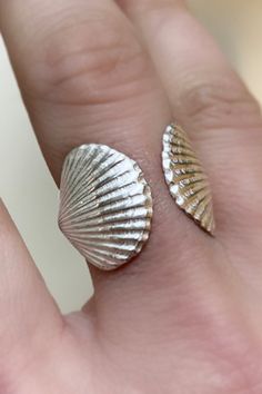 Birth of Venus Ring Silver Shell Rings For Beach, Silver Shell-shaped Rings For Beach, Silver Shell For Beach With Ocean-inspired Style, Unique Silver Shell Rings, Silver Shell-shaped Ring For Gift, Ocean-inspired Shell-shaped Rings As Gift, Silver Shell Gift, Silver Shell Rings For Gift, Trendy Silver Shell Jewelry With Oyster Bracelet