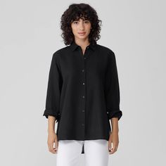 Breezy and effortless. Our classic collar shirt with a button front and stepped hem. In a lightweight linen weave with natural texture. Urban Shirt, Silk Tunic Top, Petite Models, Black Wardrobe, Black And White Shirt, Fine Linen, Organic Linens, Round Neck Tops, Organic Fabrics