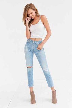 Ripped Jeggings, Mom Jeans Outfit, Model Pose, Trendy Swimwear, Girlfriend Jeans, Boyfriend Jean, Model Poses Photography