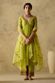 Green Anarkali, Silk Anarkali, Palazzo Set, Designer Kurtis, Designer Dresses Casual, Boutique Dress Designs, Party Wear Indian Dresses, Dress Indian Style, Indian Designer Outfits