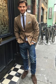 What model Johannes Huebl is wearing for LCM SS '16 | British GQ | British GQ Suit Jacket And Jeans Mens, Gentleman Mode, Masculine Outfits, Urban Apparel, Blazer Jeans, Outfit Jeans, Elegante Casual, Mode Casual