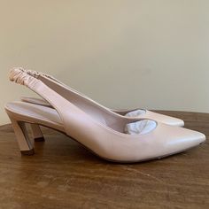 Stuart Weitzman Nwot Size 9 1/2 Pumps Nude Beige Leather Sole Court Shoes For Spring, Spring Beige Court Shoes With Leather Sole, Beige Almond Toe Court Shoes With Heel Strap, Beige Leather Sole Court Shoes For Formal Occasions, Beige Leather Court Shoes For Formal Occasions, Beige Formal Court Shoes For Fall, Formal Beige Court Shoes With Branded Insole, Beige Almond Toe Court Shoes With Branded Insole, Beige Square Toe Heels With Leather Sole