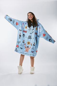 STYLES BLANKET HOODIE - SOFT SHERPA - %50 SALE 2nd Harry Styles Blanket, Harry Styles Merch, Blanket Hoodie, Yellow Hoodie, Hoodie Blanket, Hoodie Size Chart, Blue Blanket, Oversized Style, Hooded Blanket