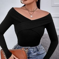 Off The Shoulder Top . Size Lg New In Bag Off The Shoulder Top Outfit, Blusas Crop Top, Full Sleeve Top, Bodysuit Blouse, Black Lace Tops, Crop Top Shirts, Women T Shirts, Shoulder Shirts, Boho Tops