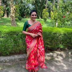 Rimi Tomy, Mughal Motifs, Lovely Fashion, Us Fashion, Fashion Goals, Red Saree, Silk Sari, Times Of India, Beautiful Saree