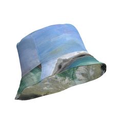 Gorro pescador reversible La Mer

 Este sombrero de pescador reversible se puede usar en ambos lados, por lo que es fácil de combinar con diferentes atuendos. Confeccionada con un tejido transpirable de primera calidad, esta gorra se convertirá en tu accesorio de moda urbana.

 • 100% poliéster
 • Peso de la tela: 8,1 oz/yd² (275 g/m²)
 • Tejido que absorbe la humedad y transpirable
 • Material con tacto de lino
 • Reversible
 • Disponible en 2 tamaños
 • Componentes de productos en blanco proc Eco Friendly Art, Reversible Bucket Hat, Streetwear Accessories, California Design, Different Outfits, American Express, Artist Artwork, Breathable Fabric, Bucket Hat