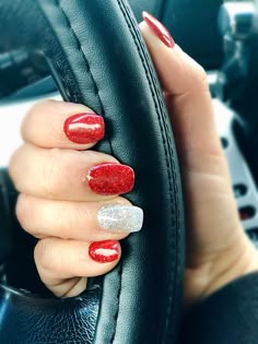 Non Acrylic Christmas Nails, Red And Silver Glitter Nails Acrylic, Christmas Nails Shellac Xmas, Christmas Nails Regular Polish, Red Nails Acrylic With Glitter, Cute Christmas Nails Glitter, Red Gel Nails Christmas, Christmas Nails Red And Silver Glitter, Xmas Shellac Nails