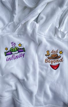 Bff Matching Hoodies, Disney Hoodies Embroidery, Matching Disney Outfits, Hoodies Disney, Embroidery Business, Matching Hoodies For Couples, Reworked Clothes, Embroidery Shirts, Disney Themed Outfits