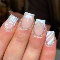 Almond Christmas Nails Short, Pink French Tips With Snowflakes, Christmas Nails Short Design, Winter Wonderland Nails Short, Nail Ideas Short Christmas, Nail Ideas Christmas Short, Christmas Nails White French Tip, Short Nail Designs Christmas Holidays, Christmas’s Nails