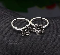 Metal-925 sterling silver Type-Toe Ring Size-Adjustable. Weight-5.490 grams. Size of width-11 mm. Stamped- 925. Brides Jewelry, Toe Ring Designs, Silver Toe Rings, Toe Ring, Traditional Jewelry, Body Jewellery, Elegant Floral, Toe Rings, Design Floral