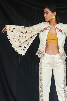 Shop for Chandrima White Chanderi Embroidered Jacket for Women Online at Aza Fashions Short Jacket Outfit, Simple Kurtis, Cape Designs, Denim Maxi Dress, Ivory Fabric, Western Tops, Embroidered Pants, Simple Pakistani Dresses, Denim Maxi