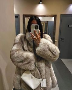 Grey Fur Coat Outfit, Fur Coat Outfit Winter, Fur Coat Aesthetic, Fur Aesthetic, Coat Aesthetic, Creating Outfits, Fur Coat Outfit, Grey Fur Coat, Grey Fur