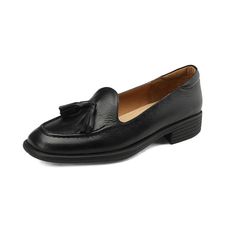 These loafers are designed in a timeless, minimal silhouette, so you'll be sure to wear them often. Made from soft leather, soft bottom that ensure all-day comfort. Wear yours with tailoring and denim alike. Color: Brown/BlackMaterial: SheepskinLining: PigskinInsole: Cow Leather (Unmovable）Sole: RubberHeels: 3 cm/1.18"Weight: 0.28kg Each Shoes (measured size 8.5)Fit: Medium to Wide, Runs Normal.Origin: Made in China Production Time: About 5-7 days (Any exceptional case will email you, Please pay Tassel Loafers, Comfort Wear, Leather Texture, Pig Skin, Dyeing Process, Leather Tassel, Black 7, Loafers For Women, Casual Jeans