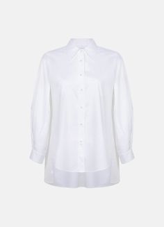 White button-down shirt Terza expertly blends classic and casual styles. You can effortlessly transition this model from a traditional long-sleeved white shirt to a more laid-back version by rolling up the sleeves. Its versatile design encourages you to experiment with your appearance, whether you choose to tuck Terza into your favorite pair of pants or a skirt. Crafted from organic cotton, Terza envelops you in the comfort of top-quality organic fabric. Embrace the freedom of comfort and confid