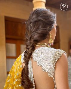 Click here to explore hairstyles that celebrities love 💛 | Picture Credits: amitthakur_hair | #ShaadikiTaiyari Aasaan Hai Loose Plates Hairstyle, Engagement Hair, Indian Braids, Mehndi Hairstyles, Long Hair Wedding