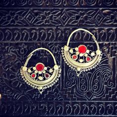 These are mid-sized silver Waziri earrings that have a wearing size of approx 1.2mm or 16g & weigh 16.1 grams. They are unusual as they are set with red glass stones. A beautiful matched pair. Round Earrings For Rituals And Festivals, Ornate Red Dangle Earrings, Festival Earrings For Rituals, Ornate Red Teardrop Jewelry, Handmade Temple Jewelry Earrings For Rituals, Jeweled Round Metal Earrings, Ornate Red Drop Earrings, Traditional Sterling Silver Earrings For Festivals, Traditional Red Earrings For Rituals