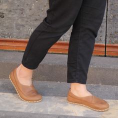 Comfortable Brown Plain Toe Loafers, Modern Brown Low-top Loafers, Brown Low-top Loafers With Rubber Sole, Brown Leather Footbed Slip-on Loafers, Health And Vitality, Earth Shoes, Brown Loafers With Rubber Sole, Medium Width, Timeless Shoes, Loafer Shoes Women