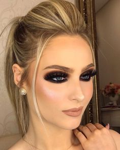 Dark Eye Makeup, Smink Inspiration, Beauty Make-up, Pinterest Makeup, Glam Makeup Look, Dark Makeup, Penteado Cabelo Curto, Contour Makeup, Smokey Eye Makeup