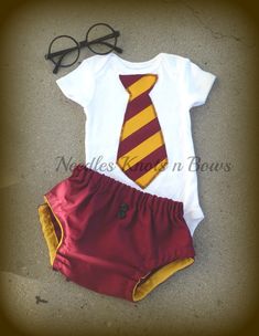 Halloween Kostüm Baby, Harry Potter Outfit, Baby Kicking, Harry Potter Baby, Pumping Moms, Harry Potter Outfits, Baby Sleep Problems, Baby Arrival