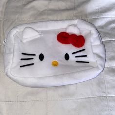 Small Brand New For Make Up Or Whatever White Cat Design Pouch Bag, Trendy White Pouch For Daily Use, White Hello Kitty Bag For Daily Use, Kawaii White Pouch Bag, Trendy White Hello Kitty Bag, White Hello Kitty Kawaii Bag, White Bag With Cat Design For Gift, White Bags With Cat Design For Gift, White Bag With Cat Design As A Gift