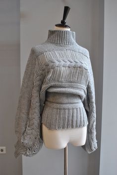 Turtleneck Style, Grey Turtleneck, Turtle Neck Sweater, Knitwear Fashion, Style Sweater, Dolce E Gabbana, Mode Inspo, Mode Inspiration, Knitting Inspiration