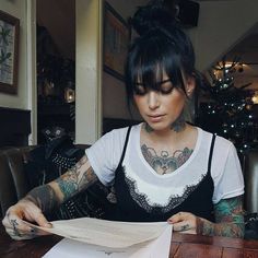 Sammi Jefcoate, Piercings For Girls, Estilo Rock, Tattoed Girls, Penteado Cabelo Curto, Looks Style, Inked Girls, Hairstyles With Bangs, Dark Hair