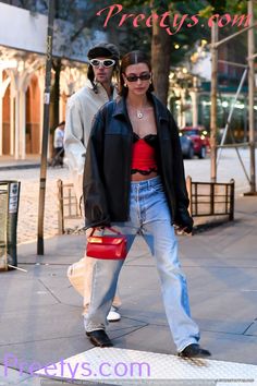 autumn outfits 2023 casual fall outfits 2023 fall outfits 2023 Halie Bieber, Autumn Outfits 2023, Red Top Outfit, Haley Bieber, Outfits 2023 Fall, Fall Outfits 2023, Outfits Nyc