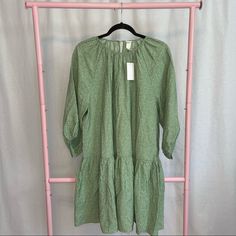 Nwt H&M Green Oversized Peasant Boho Dress Size Small. Super Cute To Dress Up Or Down Casual Long Sleeve Tiered Dress For Spring, Oversized Green Spring Dress, Green Billowy Casual Dress, Oversized Green Dress For Spring, Relaxed Fit Tiered Spring Dress, Spring Tiered Relaxed Fit Dress, Casual Long Sleeve Tiered Summer Dress, Casual Cotton Peasant Dress For Spring, Spring Green Tiered Dress For Beach