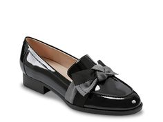 Saw this at DSW! Most Comfortable Shoes, Slip On Loafers, Black Loafers, Pretty Shoes, Leather Flats, Black Patent Leather, Bow Detail, Loafers For Women, Cute Shoes