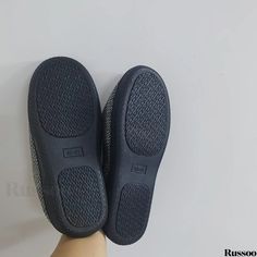 Russoo - Cushioned Mens House Slippers: Comfortable Slip-on Footwear with Non-Slip Soles and Warm Fuzzy Lining, Ideal for Indoor Use During Autumn and Winter Seasons Mens House, Semi Formal Shoes, Mens Skate Shoes, Winter Comfort, Mens Rain Boots, Mens Canvas Shoes, Novelty Clothing, Mens Loungewear, Big And Tall Outfits