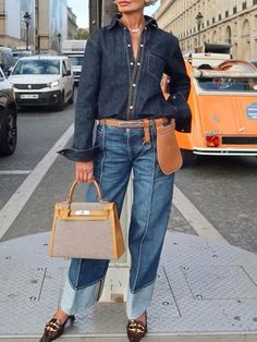 Casual Shirt Collar Buttoned Denim Blouse How To Style Baggy Jeans, Moda Over 40, Midlife Fashion, Denim Street Style, Moda Denim, Look Jean, Style Casual Chic, Smart Casual Style, All Jeans