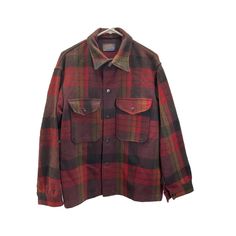 This Vintage Pendleton Usa Wool Tartan Plaid Field Jacket Is A Must-Have For Any Fashion-Forward Man. The Mid-Length Overcoat Features A Spread Collar, Button Closure, And Pockets For Convenience. The Jacket Is Made Of High-Quality Wool Tweed Fabric, With A Lining Of Wool To Keep You Warm During The Fall And Winter Seasons. The Multicolor Plaid Pattern Adds A Touch Of Personality To The Jacket, Making It Suitable For Various Occasions Such As Travel, Parties, Casual Wear, Workwear, And Business Casual Long Sleeve Hunting Sport Coat, Casual Long Sleeve Sport Coat For Hunting, Vintage Outerwear With Welt Pockets For Outdoor, Vintage Long Sleeve Shacket With Patch Pockets, Casual Fall Sport Coat For Hunting, Casual Sport Coat For Hunting In Fall, Vintage Long Sleeve Sport Coat For Outdoor, Vintage Plaid Outerwear With Pockets, Vintage Plaid Long Sleeve Outerwear