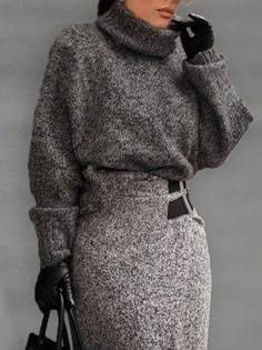 Urban Sweater, Plain Sweaters, High Waist Fashion, Long Sleeve Turtleneck, Loose Sweater, Urban Chic, Sweater Long Sleeve, Straight Pants, Elegant Outfit