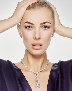 Graff White Gold Drop Necklace Set with White Round Diamond Pavé Motif Details1 Round Diamond 1.15ctsColor: G - Clarity: IF17 Round Diamonds 14.87cts156 Round Diamonds 26.54ctsColor: Fine White - Clarity: VS+ TTL Diamond 42.56cts All GIA Certified Luxury White Gold Drop Necklace With Brilliant Cut, Graff Jewelry Set, Graff High Jewelry, Graff Yellow Diamond Necklace, Graff High Jewelry Necklace, Graff Jewelry, Gold Drop Necklace, Diamond Drop Necklace, Diamond Bracelet Design