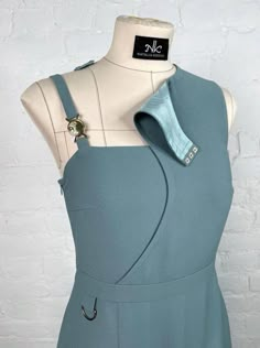 Fashion Draping, Fashion Illustration Tutorial, Casual Luxe, Chic Summer Style, Casual Outfit Inspiration, Stylish Work Attire, Summer Linen Dresses, Embellished Jeans, Fashion Project