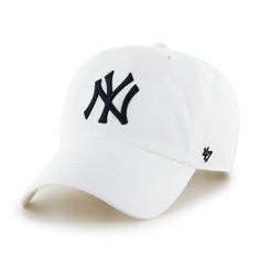 NEW YORK YANKEES '47 CLEAN UP White Casual Baseball Cap For Fans, Casual White Baseball Cap For Fans, White Baseball Cap For Baseball Season Fan Gear, White Cotton Hat For Game Day, White Collegiate Baseball Cap For Fans, White Letter Print Baseball Cap For Fans, White Baseball Cap With Curved Visor For Fans, White Baseball Cap With Embroidered Logo For Fans, White Embroidered Logo Baseball Cap For Fans