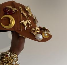 Maximalist Jewelry, Dope Jewelry Accessories, Unique Hats, Mode Casual, Festival Looks, July 1, Mode Inspo