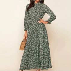 Long, Dark Green Floral, Casual Dress! Item Is Unused And In New Condition. Floral Casual Dress, Emerald Green Velvet Dress, Green Long Sleeve Dress, Dresses Shein, Green Velvet Dress, Dress Item, Red Velvet Dress, Lantern Sleeve Dress, Shein Dress