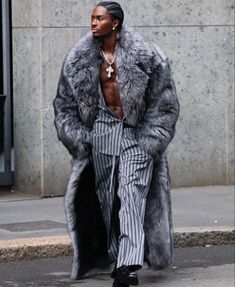 Outfit Ideas Model, A Cross Necklace, Alton Mason, Halloween Outfit Ideas, Hunger Games Fashion, Fur Outfit, Fur Coat Outfit, Mens Fur Coat, Gender Fluid Fashion