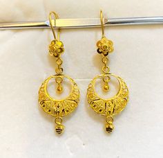 Solid 22k Pure Gold, Elegant Double Curved Cresent Dangling Earrings, 916 Gold  GOLD PURITY : 22k pure yellow gold , 916 GOLD Colour : YELLOW GOLD Total Appx weight : 4.00 grams   Width : pls see pic with ruler Length : Appx 4.5cm - pls see pic with ruler  Hallmark: Hallmarked 916 stamp Design : Double Curved Crescent Earrings  FAQs Q: Is it real gold? A: yes it's real authentic genuine 916 gold  Q: can pawn? A: yes it's pawnable ⭐GoForGold⭐ Cheap Gold Chandbalis For Women, Luxury 22k Gold Elegant Chandbalis, Luxury Yellow Gold Chandbalis For Festivals, Luxury Round Gold Plated Danglers, Yellow Gold Filigree Chandbali Jhumkas, Traditional 22k Gold Round Danglers, Traditional Yellow Gold Filigree Danglers, Elegant Gold Dual-tone Earrings, Elegant Dual-tone Gold Earrings