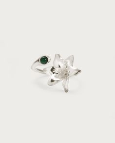 Przybory: SrebrnyPlaterowany

Mosiądz, żywica

Pomiar: 

Dostępne w 6, 7, 8 Lily Ring Engagement, Adjustable Silver Flower Ring Nature-inspired, Lily Ring Jewelry, Lily Jewelry, Lily Ring, Lily Necklace, Silver Plate, Lily, Brass